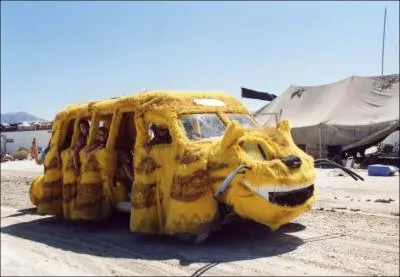 Dans ce film d'animation japonais, destin aux enfants, les personnages peuvent grimper dans le  Catbus  !