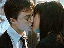 Qui dit :  Un bon baiser a aurait d lui remonter le moral !   ?