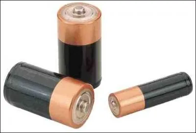 La pile (ou la batterie) dlivre une tension :