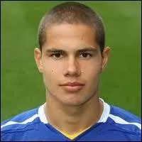 Qui est ce footballeur ?