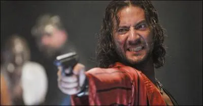 Pour viter qu'une prostitue se fasse descendre par Udre Belicoff, trafiquant d'armes et frre de Mikhail Belicoff, que fait l'agent 47 ?