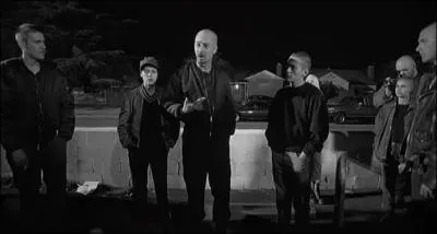 Qu'est-ce que Derek et sa bande nonazie vont-ils vandaliser ?