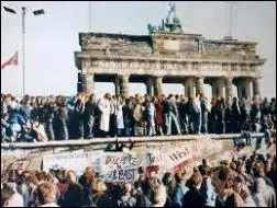 En quelle année a eu lieu la chute du mur de Berlin ?