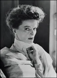 Cette mre dnature et dpourvue d'tat d'me qu'interprte Katharine Hepburn veut dcerveler sa nice uniquement pour couvrir la vrit  tout prix, et garder son rang. C'est ?