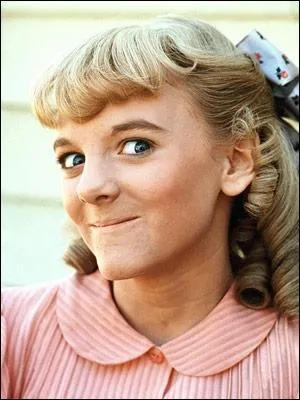 Haute comme trois pommes, fille d'piciers, joue trs franchement par Alison Arngrim, c'est la mchante peste du village de Walnut grove. C'est ?