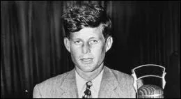 Qui est ce jeune homme  la chevelure bouriffe ?