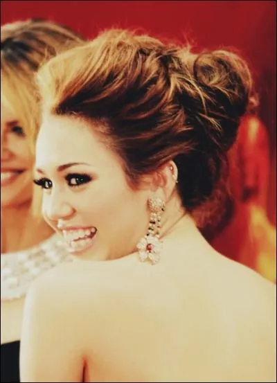 Quel est le prnom de sa mre ?