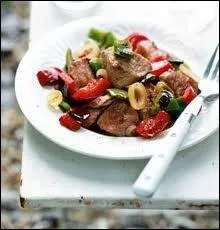 Recette servie les jours de foire et arrose de Madiran. Veau, piment vert, poivron, tomate, bouquet garni, ail.