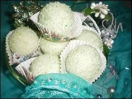 En accompagnement du th ou du caf, vous aimerez ces mignardises lgres. Souvenez-vous : un coeur d'amandes mondes, de lait concentr. Qu'a t-on rp sur leur jolie rotondit ?