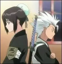 Quand il est shinigami, que dit-il devant le brancard de Renji Abarai  Hinamori ?