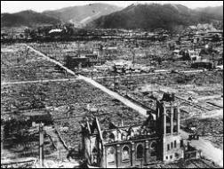Sur quelle ville japonaise fut larguée une 2ème bombe atomique, trois jours plus tard, sur la population civile ?