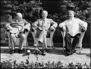 Au cours de quelle confrence le Japon reut-il un ultimatum o, sous menace de l'emploi de l'arsenal nuclaire, il fut somm de se rendre sans condition ?