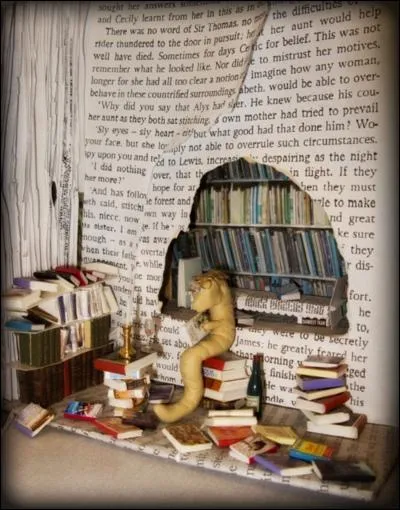 Vous aimez les livres, vous avez certainement quelques livres de poche. Le premier livre de poche, collection lance par Hachette, sort en 1953. Quel est le titre ainsi dit ?