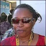 Ne en 1962 au Burkina Faso, aprs une licence de cinma  la Sorbonne, elle ralise son premier long-mtrage   La Nuit de la vrit  en 2004.