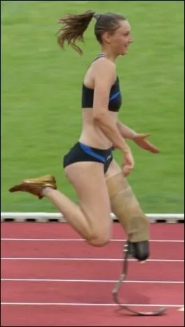 A quel �ge, Marie-Am�lie Le Fur a-t-elle �t� victime d'un grave accident de scooter ?