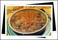 Vous prfrez ce plat ? Tout est bon dans le cochon. Rgalez-vous de cette spcialit de Grenade : haricots secs, queue, bajoue, os de jambon, ctes de petit-sal et oreille.