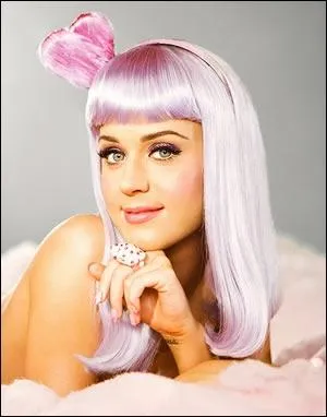 Au dbut du clip  Wide Awake , Katy Perry tourne un clip pour une autre chanson, comment se nomme-t-elle ?