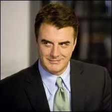 Pour quelle raison, le petit ami de Carrie Bradshaw, personnage principal de la srie Sex and The City interprt par Sarah Jessica Parker, est-il surnomm  Big  par ses amies ?