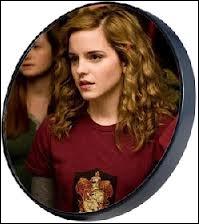 Avec qui sort-il, ce qui rend Hermione folle de jalousie ?