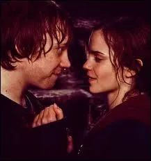O Hermione et Ron s'embrassent-ils ? (dans le film)