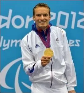 Dans quelle discipline Charles Rozoy a-t-il obtenu la 1re mdaille d'or franaise aux jeux paralympiques de Londres ?