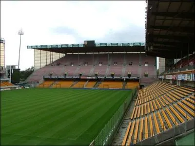 Dans quelle ville se trouve le stade Flix Bollaert ?