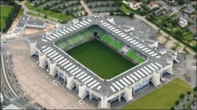 Dans quelle ville se trouve le stade Michel d'Ornano ?