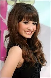 Dans Camp Rock, Mitchie est ...