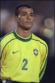 Qui est ce dfenseur ?