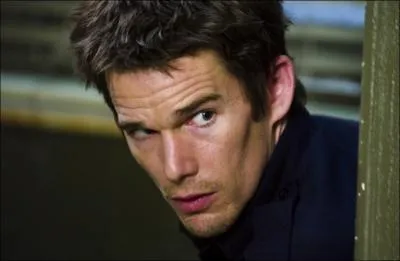 Comment s'appelle le personnage qu'il incarne dans Assaut sur le central 13 ?