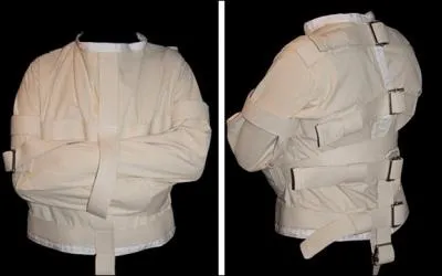 Une nouvelle tendance, la chemise qui s'attache dans le dos, pas sur du succs ...