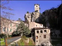 Les habitants de la commune de Chteaudouble portent le nom de ...