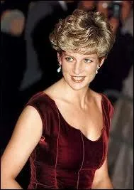 Diana tait une femme lance et grande. Combien mesurait-elle,  votre avis ?