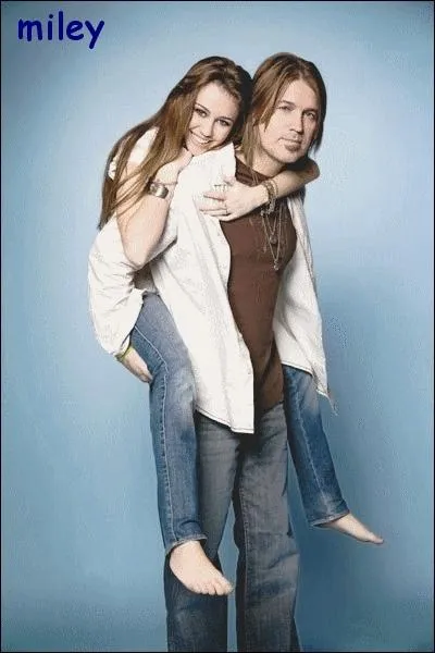 Comment s'appelle son vrai pre ?