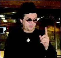 Quel chef, ayant obtenu deux fois trois toiles au guide Michelin et deux fois 20/20 au Gault&Millau, est  ce jour le chef le mieux not au monde ?