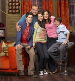 Quelle est cette srie, o Selena est Alex Russo ?