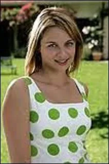 Elle a plusieurs fans clubs sur le net qui regrettent sa disparition des crans... Mais qui est-ce ?