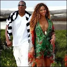 Avec qui est-elle marie, et depuis quand ?