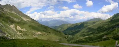 Quelle est l'altitude du col de la Madeleine ?