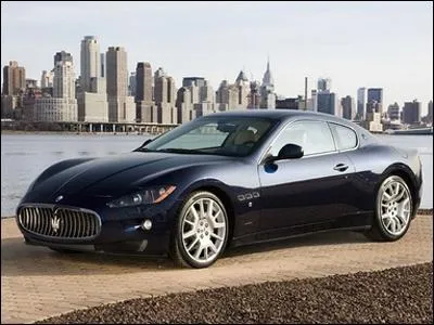 Quel constructeur automobile est  l'origine de cette voiture ?