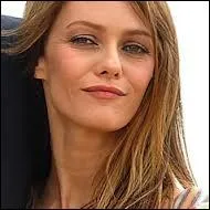 Vanessa Paradis est monte dans les annes 90' sur le perchoir de...