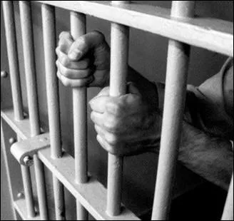 Par quel moyen un dtenu de la prison de Caen s'est-il fait la belle ?