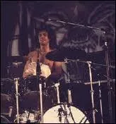 Quel est le seul album studio de Motrhead avec Pete Gill  la batterie ?