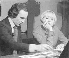 Le redoublement des consonnes nous arrête quelquefois sur notre lancée. Retrouvez la liste contenant un mot dont l'orthographe est rectifiée depuis 1990.