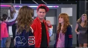 Dans Shake it up, l'pisode avec Justin Starr, CeCe a dcid de se trouver un pseudonyme. Quel tait ce pseudonyme ? Dsol pour ce pseudonyme !