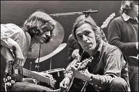 Il travaille chez Renault puis  l'ORTF avant de se lancer dans la chanson contestataire, il chantait   Rachel   ... ...