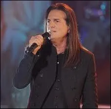 En plus de ses activits d'auteur-compositeur-interprte, il a crit plusieurs romans et recueils de posie ... . .