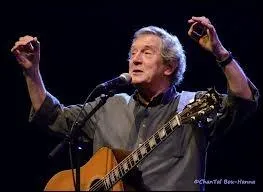 Chanteur suisse d'expression franaise c'est un des potes contestataires et chanteurs les plus mouvants des annes 1970 : antiraciste, antifasciste, polmiste ... . .