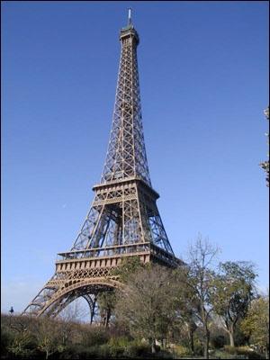 La Tour Eiffel  Paris est constitue d'une structure mtallique mesurant :