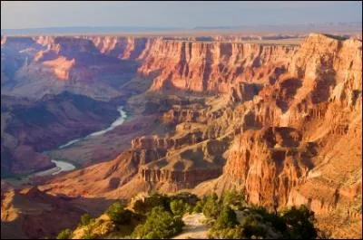 Le Grand Canyon est une profonde valle accidente situe en Arizona. Cette valle a t cre par :